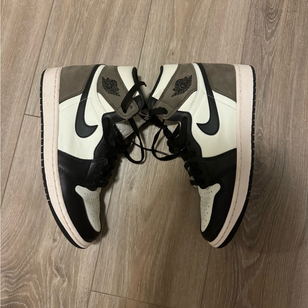 Jordan 1 Retro High Size 8.5 Men’s